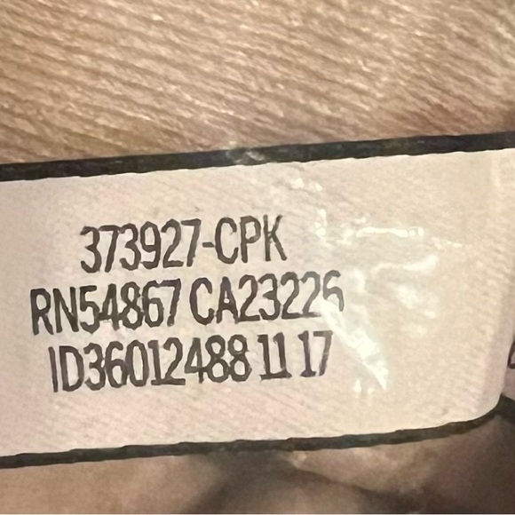 Victorias Secret plunge padded wireless bra (with matching panties -NWOT - Picture 6 of 6